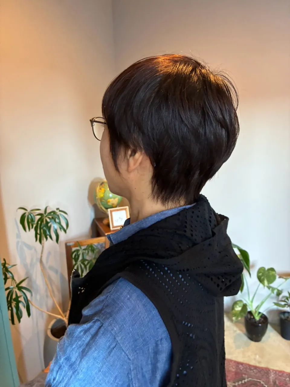 秋の訪れとともに、髪色を少し変えてみませんか?
